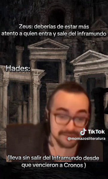 Hades no se mueve de la silla ni la cagar JJAJAJAJA #meme #momazo #mitologia #antiguagrecia #grecia