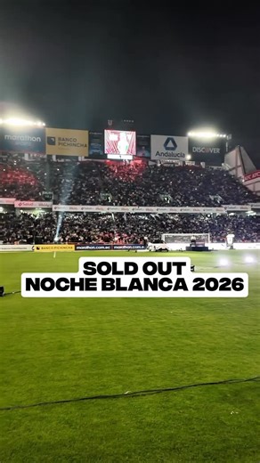 La Red on Instagram: "¡Llenazo en la Noche Blanca 2026! Se viene la Noche Blanca y será una fiesta para el mundo Liga. ¿Habra alguna sorpresa para la hinchada? … @discover_ec también estará presente con su “CashBall”. Por cada minuto que el balón naranja esté en la cancha se sumará 1% de Cashback. Registrar en la página de Discover para ganarlo."