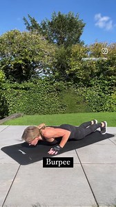 One for weekend!! 🔥💪 Challenge yourself with this high intensity, dumbbell workout. Choose a weight that’s challenging whilst maintaining good form 🔑👍 • W O R K O U T D E E T S👇 • ✅ Perform each exercise for 30 secs with a 15 sec rest ✅ Complete 4 to 5 rounds ✅ Rest between rounds but keep it minimal • 1️⃣ Squat, clean & press 2️⃣ Lunge with hammer curl 3️⃣ Squat with Arnold press 4️⃣ Table push-up to plank row 5️⃣ Burpee • Wearing: Sports top @lululemon Leggings @lululemon Trainers @on_run