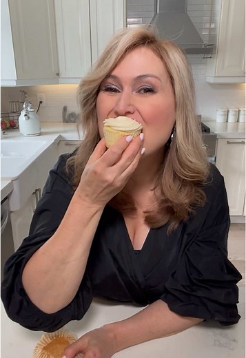 Delicious Homemade Frosting Recipe for Cakes