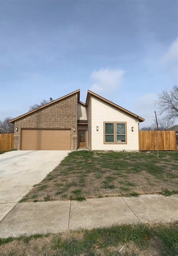 New Construction Available Just 10 minutes from downtown Fort Worth 🏙️ 💲 Listed at $324,999 🏡 4 bedrooms | 3 bathrooms 📐 2,000 sq ft 📍 Corner lot — extra space & privacy Estimated down payment on a conventional loan starting around $9,750 💰 Ready to make this home yours? 📲 Book your FREE buyer’s consultation through the link in my bio for more details! Jennifer Garcia 📞 817-219-6876 Elite Real Estate LA:Mariela Borjon #NewConstruction #FortWorthRealEstate #DFWHomes #TexasRealEstate