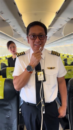 Capitan Daniel ! #สงกรานต์ไปไหน #fly #scot #avion #singapour