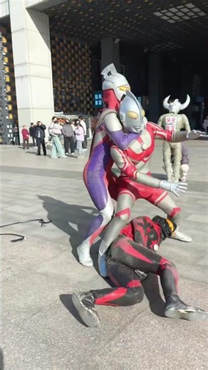 The first Taiyin#Which episode is this#Ultraman fights#A passer-by s perspective#Outdoor