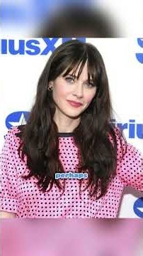 Hollywood Gave Zooey Deschanel The Boot & Here's Why