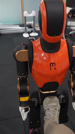 Day 323 of building Asimov, an open-source humanoid robot. We're testing a new policy