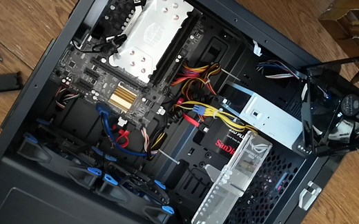 更换CPU硅脂视频