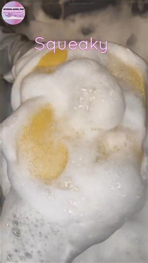 ASMR 💥Extra squeaky sponge rinsing 💥 #shorts #asmrsponge #spongesqueezing