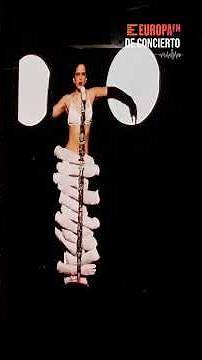 🎶🤩Rosalía canta y baila 'La Perla' en su primer concierto en Madrid con el 'LUX TOUR'