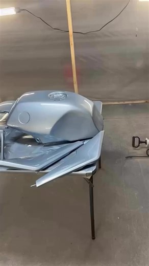 🏍️ Custom motorcycle paint jobs that turn heads wherever you ride. From bold colors to mirror finishes — we bring your vision to life.📍Located in Fredericksburg, VA💨 DM for a quote today!#MotorcyclePaint #CustomPaint #FredericksburgVA #BikeLife #AutoBodyShop #PaintWork #CustomMotorcycle #LocalBusiness #RideInStyle | Jonesprecisionpaints