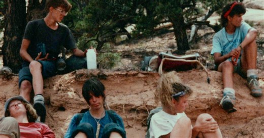 Campamento infernal: pesadilla adolescente, el revelador documental sobre chocantes terapias juveniles - La Tercera