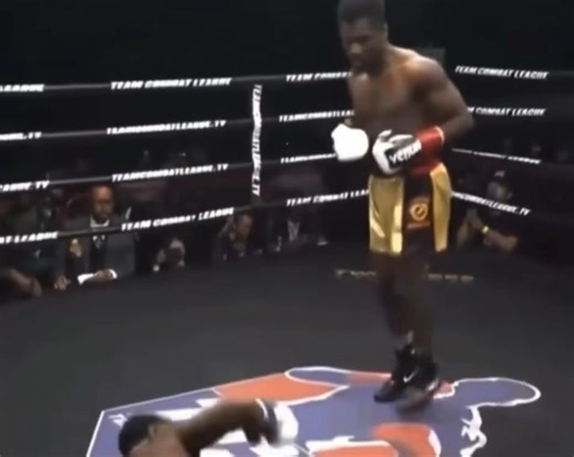 The Sweet Science: Beauty, Brutality, and Sacrifice 🥊💥 Boxing is one of the most entertaining sports in the world, but behind the bright lights and roaring crowds are warriors who sacrifice everything. Every punch thrown is a risk, every round fought is a testament to their courage. These fighters put their lives on the line for the love of the sport and for the fans. Respect to all the warriors who step into the ring! 🏆🔥 #Boxing #BoxingLife #BoxingTraining #BoxingMotivation #BoxingWorld #Bo