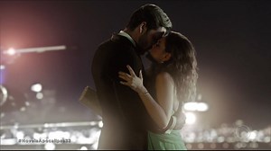 738K views · 1.4K reactions | Na novela Apocalipse, Ricardo convida Isabela para um passeio. Apaixonada, a estudante aceita e os dois se encontram. Ricardo acaba dando um beijo na jovem • Acompanhe a programação da @Record TV 24h por dia e as íntegras de todos os programas pelo celular, tablet ou computador no PlayPlus. Acesse: PlayPlus.com | RECORD | Facebook