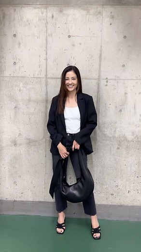 Meisa Kuroki 黒木メイサ on Instagram: "クールでありながら 柔らかさも感じるフォルムやディテールのバッグとシューズ🖤 次はどんな服に合わせるか考えるの 楽しい👀👀 今日は打ち合わせコーデ😛 #CharlesKeithSS24 #ImwithCharlesKeith #チャールズアンドキース #チャーキーフレンズ #PR"