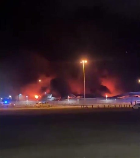 Fire Erupts After Missile Strike Near US Naval Base in Bahrain #Bahrain#Iran#MissileStrike