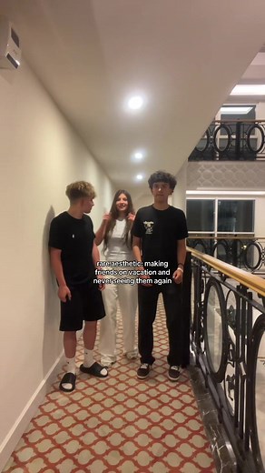 Making Friends on Vacation and Never Seeing Them Again — Rare Aesthetic