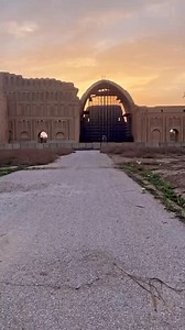 The Real Palace of Ctesiphon, Iraq. 🔹مدينة طيسفون وطاق كسرى 🔹 كانت طيسفون واحدة من المدن الرئيسية في بلاد الرافدين ، كانت عاصمة البارثيين والإمبراطورية الساسانية في وقت لاحق. أحد اهم الآثار البقية في هذا المدينة وأشهرها هو طاق كسرى اسم آخر الذي به القصر الملك يشار Ctesiphon ، بني خلال الفترة الساسانية (221-654 م). تاريخ البناء لا يزال غير مؤكد ومناقشته: يعتقد بعض العلماء أنه تم بناؤه من قبل الملك شابور الأول (241-272 م) وآخرون من قبل الملك كسرى الأول (531-579 م). يعتبر طاق كسرى أو إيوان المدائ