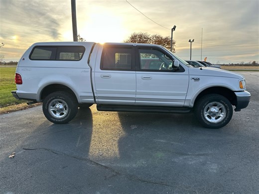 2001 Ford F-150 Supercrew Crew Cab 139" Lariat 4WD For Sale in Effingham, IL