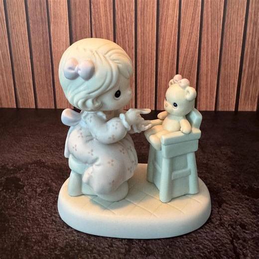 Vintage Precious Moments Figurine 'sharing' With Box, 1994 Members Only Figurine Collectible Keepsake, Perfect Christmas Gift - Etsy