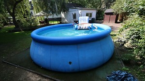 Garten mit Pool: Spaß im Sommer muss nicht teuer sein