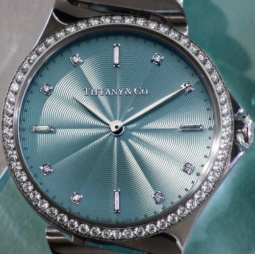 Time is finally on your side. Daylight savings time begins tomorrow. Remember to set your watches back an hour. Shop new Tiffany Metro: tco.nyc/NxzANH | Tiffany & Co.