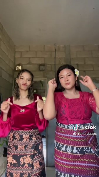Asiknya Menari di Velocity Maumere