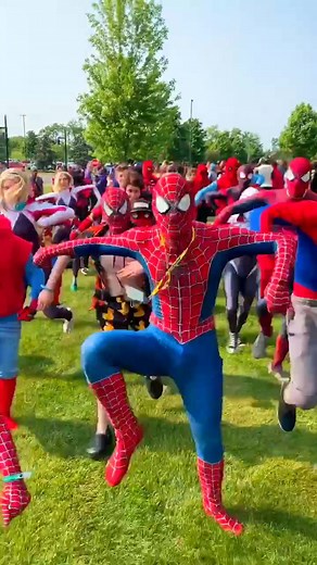 When you run into yourself from other universes pt. 3 #ChasingHappiness #Cosplay #SpiderMan #Marvel