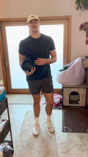 @nathanielbeek of @viterbobowling is showing us how to get the work in during winter!! | Viterbo University Athletics