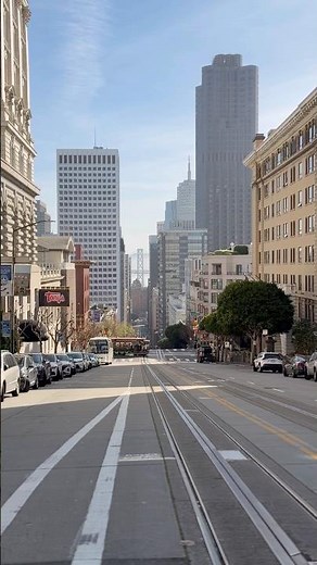 The Most Iconic View in San Francisco 🚠 | California St. 4K