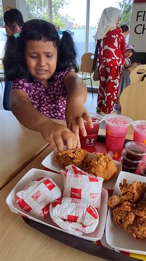 Fried Chicken #funny #funny #friedchicken #mukbang #delicious #yummy