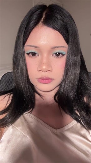 Create Stunning Blue Eyeshadow Looks Easily