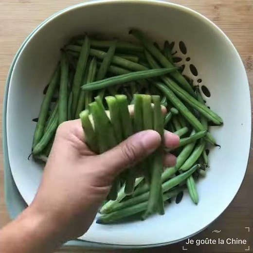 Haricots verts sautés à l’ail à la façon chinoise - Je goûte la Chine