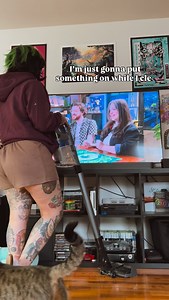 Raise your hand if you’re easily distracted by Commander Gameplay 🙋‍♀️ How can I focus on cleaning when the greatest commander game of all time is on 👀 @commandcast | Lua Stardust