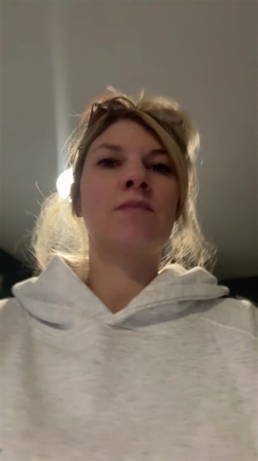 Stylish School Run Outfit Ideas for Moms