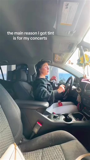 mamakk (@karmaamathiss)’s video of lip tint