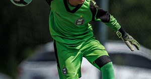 Conheça João Eduardo, goleiro da base do Coritiba que já desperta interesse de times da Série A