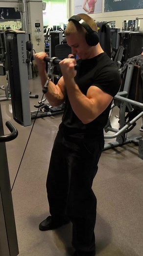 Achieve 40 cm Biceps with Effective Pump Techniques
