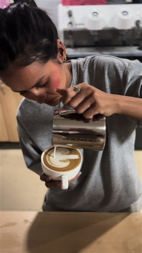Left Hand Latte Art: Rosetta Pour Tips from MissLefty42