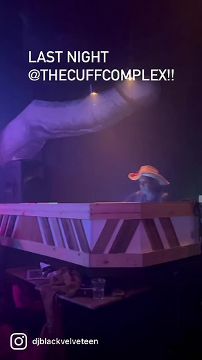 More fun and debuts! Life is good!!#cuffseattle #fridaynight #nighttime #clubbing #goodlife #livingthedream #instagood #instadance #celebration #debut #leather #instamusic #ridinghigh #fun #clubbing #djlife #djbooth | Black Velveteen