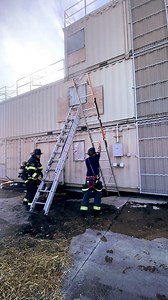 🚨Training in ladder and fire safety is crucial for firefighters🚨 It's not just about learning techniques—it's about ingraining a safety-conscious mindset, honing skills, and ensuring that firefighters are well-prepared. We take great pride in being able to train with other departments, like O'Fallon Fire Protection District! Routine practice allows all our firefighters to protect lives and property in challenging and dynamic environments. 🔥 #WProud | Wentzville Fire Protection District