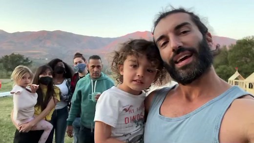 Celebrate Ayyám-i-Há with Joy, Family, and Charity | Bahai Faith