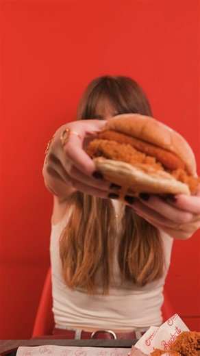 Buck-It on Instagram: "For the ingredient detectives, everything you see is everything you taste: crunch, melt, freshness and THAT sauce. #BuckIt"