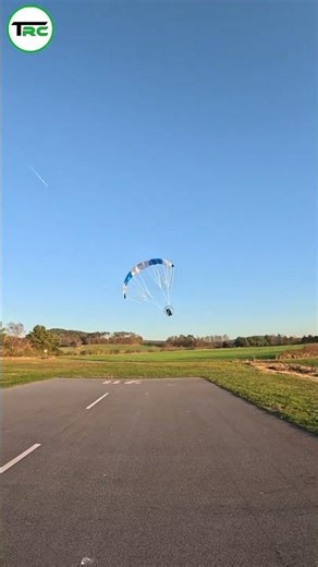 Relaxed flying with the mini RC paraglider for beginners from StirlingKit