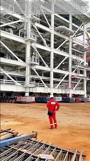 Rolling the Rig: How a Multi-Axle Trailer Moves a Man-Made Island