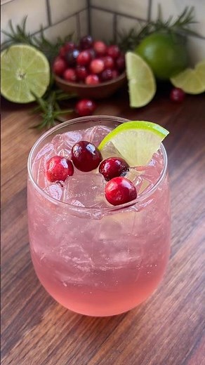 Cranberry Spritz! ✨ #recipe #drink #cranberry #ginger #lime #cocktail
