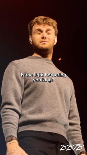 Blinded By The Light #alexwarren #singer #ordinary #concert #musician #tour #darkhumor #funny #kouvr