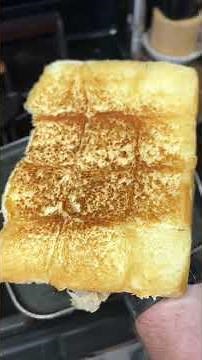 Easy Roast Beef and Gravy Sliders