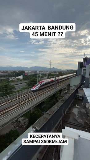WHOOSH Kereta api tercepat pertama diindonesia , sudah pernah naik? Jakarta-bandung cuma 45 menit . . . . . . . . . . . . . . . . #keretaapiindonesia #masinis #railfans #railfansindonesia #railway #Jangkauan #Monetisasi #facebookreels #railroad #keretacepat #whoosh #Foryoupage #beranda #trending | Rifai Aulia