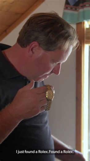 Buried under the clutter…a Rolex worth £5K! ⌚️💸 #FilthyFortunes | Discovery Channel UK