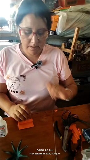 🌻 chic@s les dejo 6 parte del video para la elaboración de la flor de sempasuchil seguimos con armado de la Flor 🌸 ✨🌻 no tengo derecho de hautor de cualquier sonido musica o marca que se mencione o escuche de fondo en este vídeo 📹🌹✨ | Arreglos Florales De Fomy AC