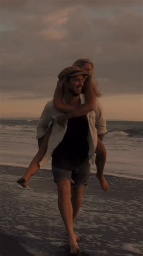 John Condlin | Charleston, SC Real Estate | The Truth About Moving to Charleston, SC 🌴 (Saturday vs. Tuesday) Living in Charleston is a dream, but there is a big difference between a... | Instagram